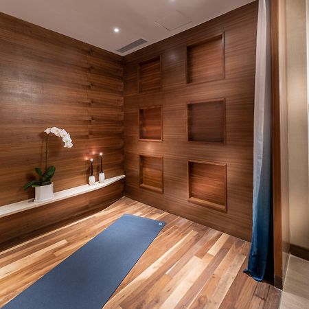 Hard Rock Hotel Desaru Coast Buitenkant foto The meditation room at the Four Seasons Hotel, London