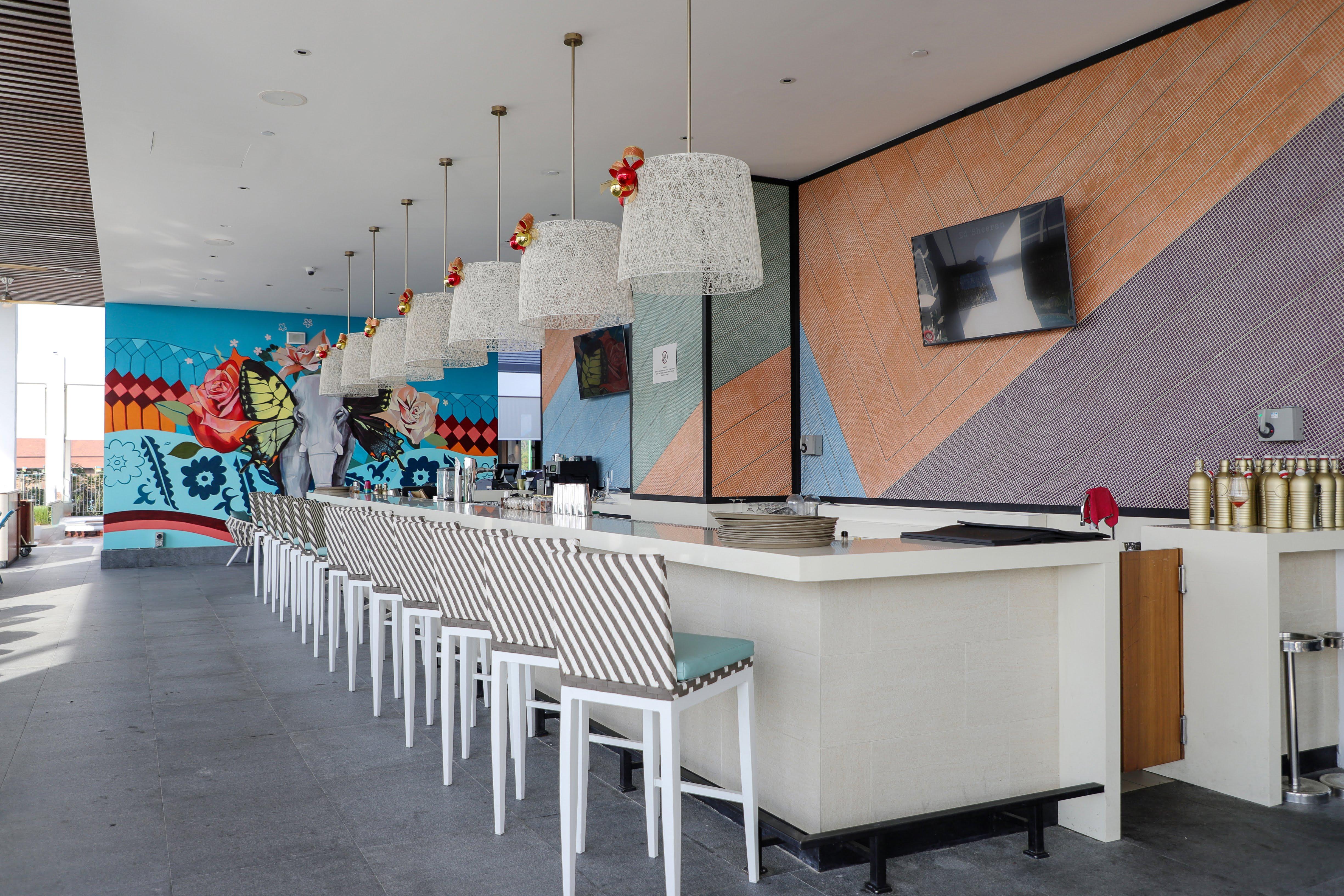 Hard Rock Hotel Desaru Coast Buitenkant foto The interior of the restaurant