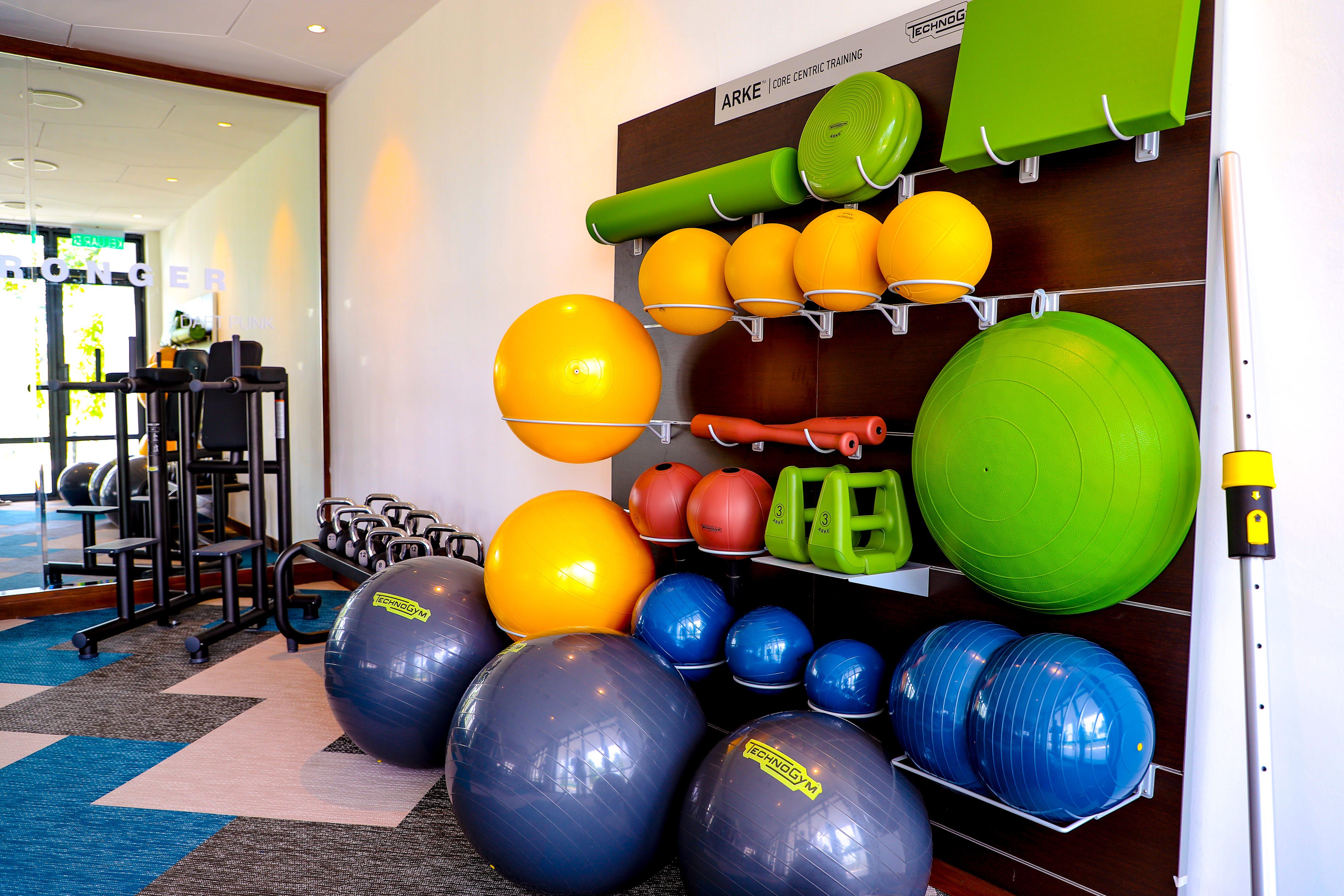 Hard Rock Hotel Desaru Coast Buitenkant foto Exercise balls