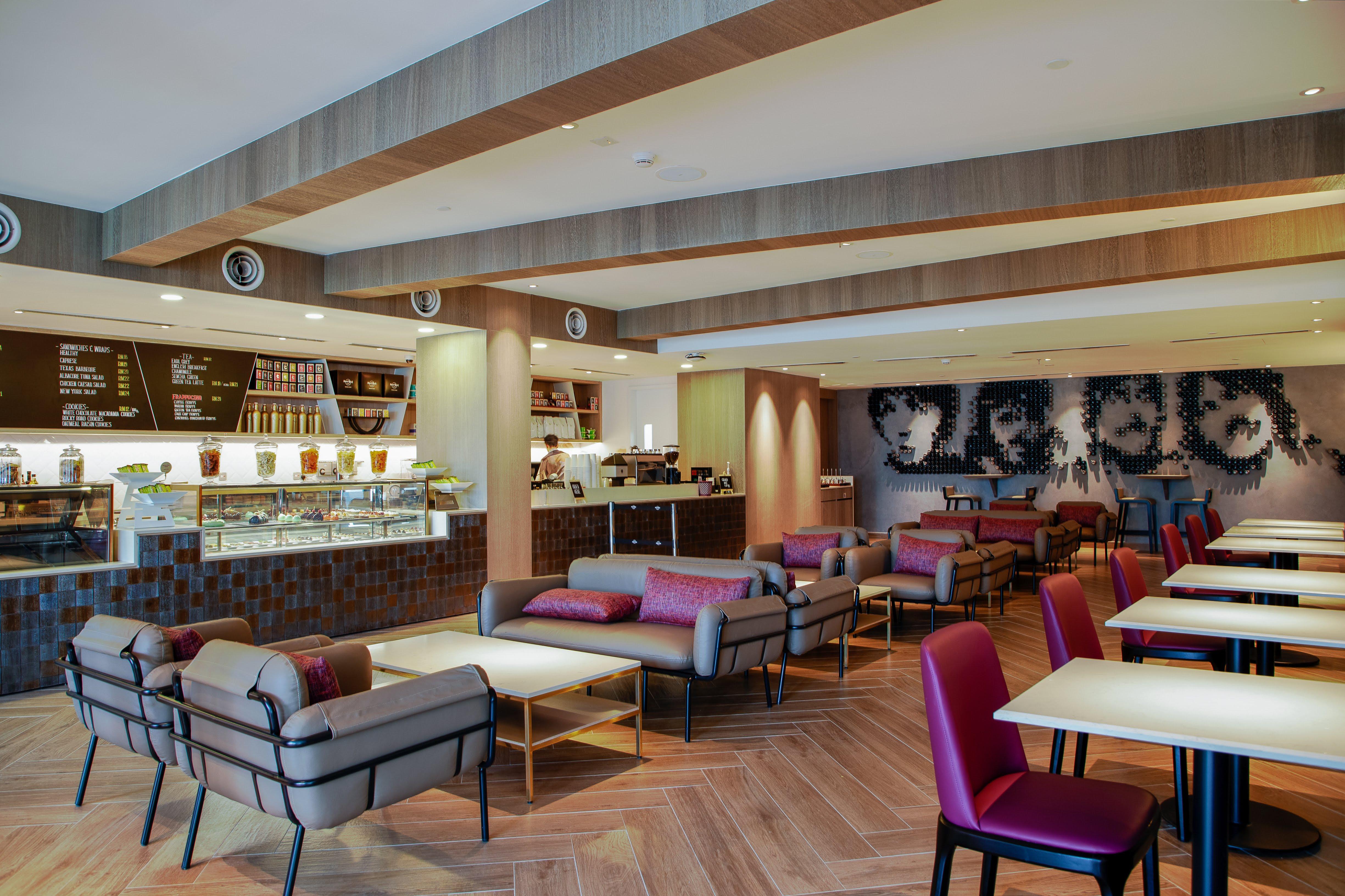 Hard Rock Hotel Desaru Coast Buitenkant foto The lounge at the airport