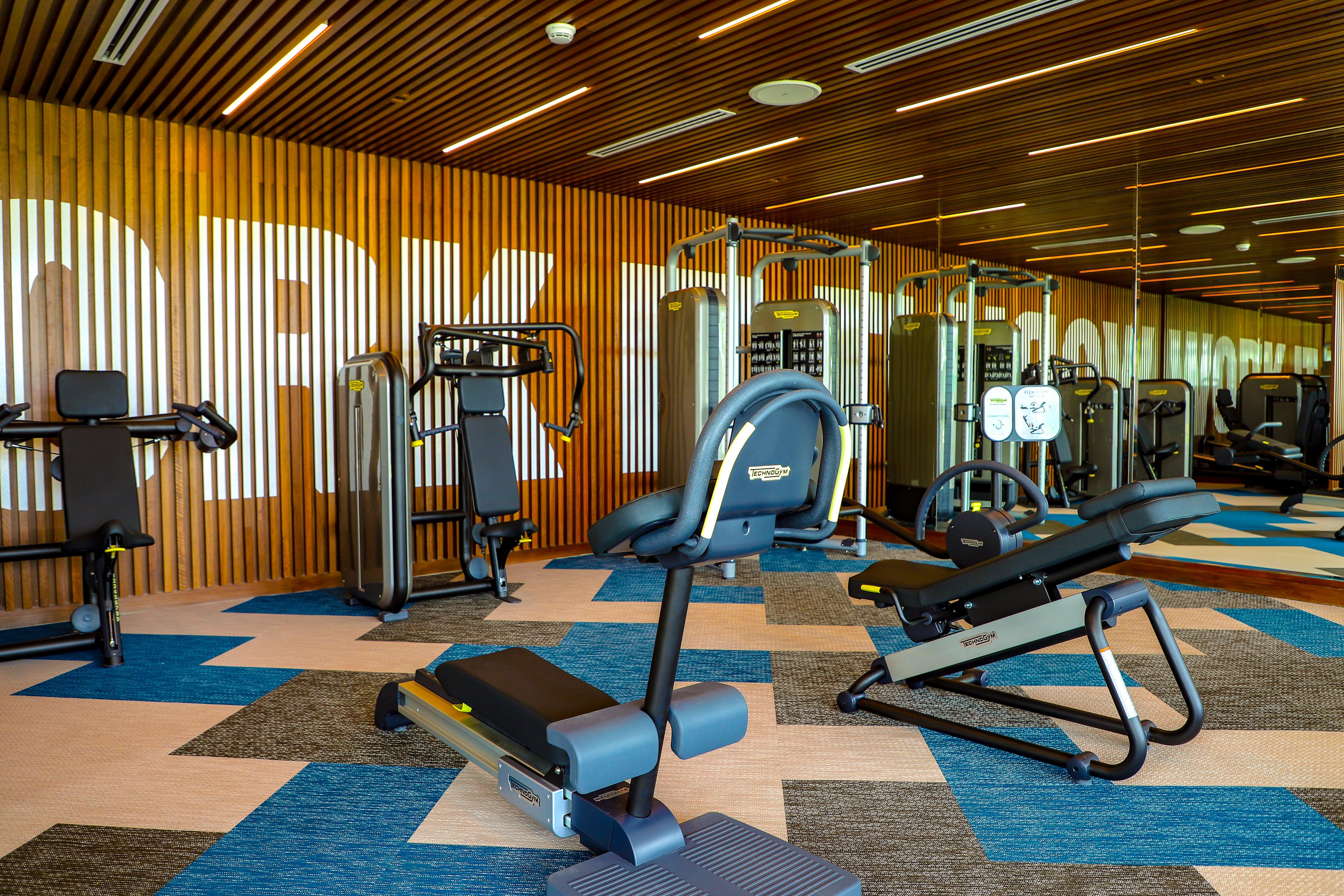 Hard Rock Hotel Desaru Coast Buitenkant foto The gym at the hotel
