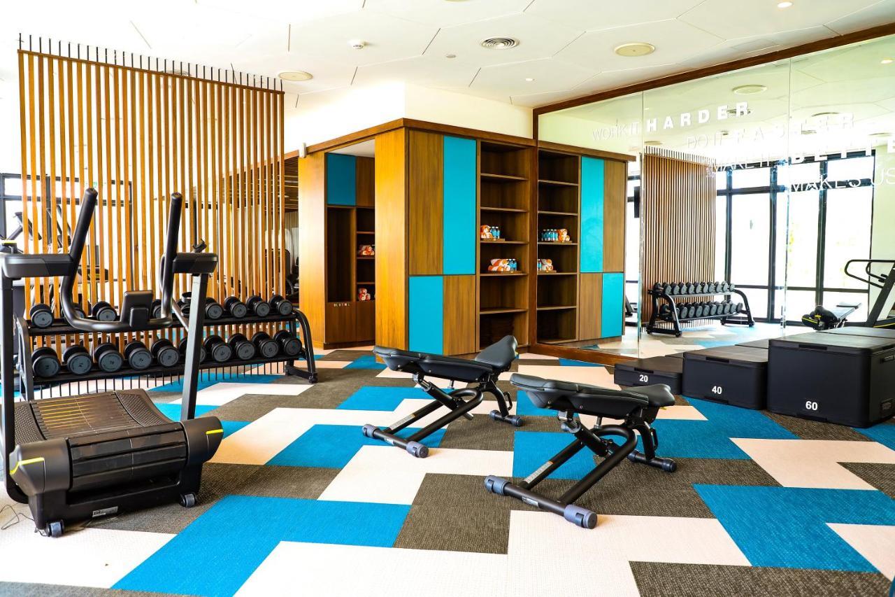 Hard Rock Hotel Desaru Coast Buitenkant foto The gym at the 10th floor